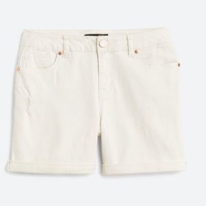 1822 Danielle Denim rolled shorts